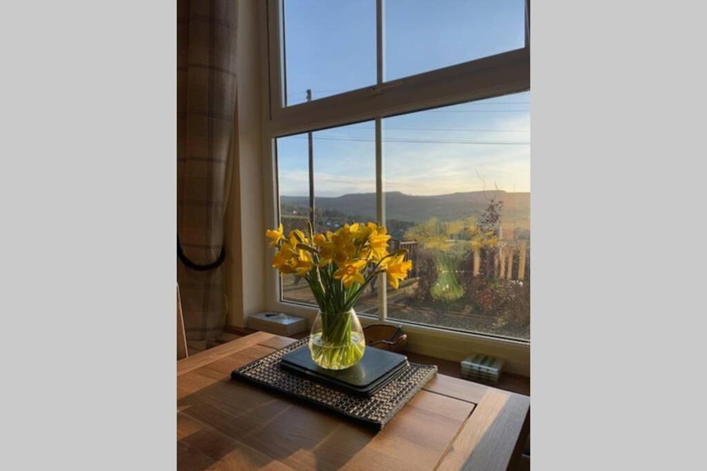 Hilltop Cottage Thropton Екстериор снимка