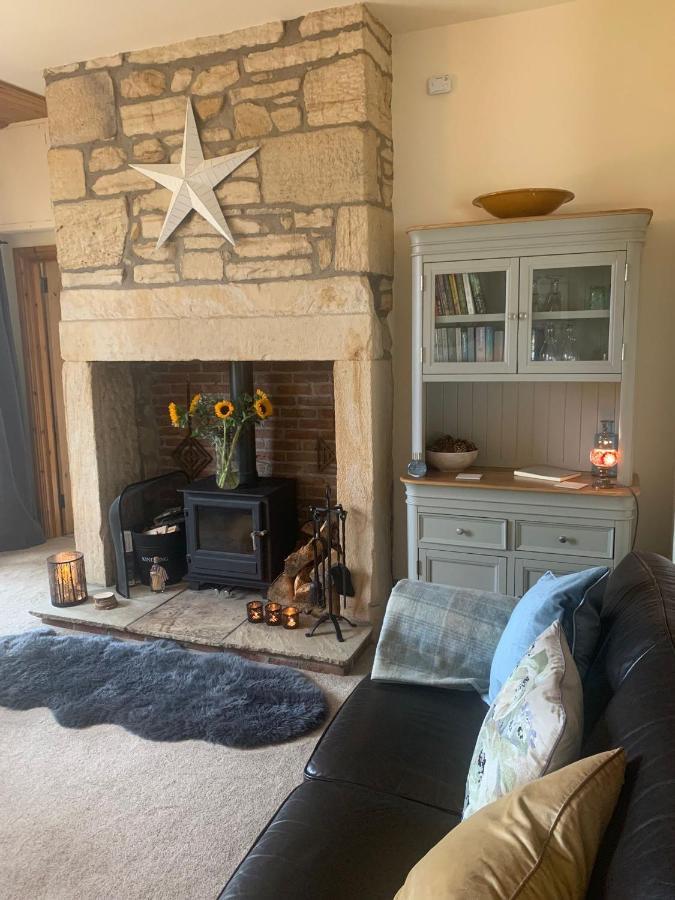 Hilltop Cottage Thropton Екстериор снимка