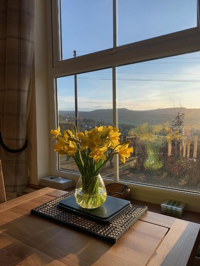 Hilltop Cottage Thropton Екстериор снимка